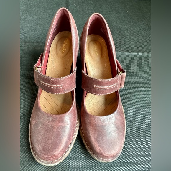 Clarks leather size 6.5 Mary Jane heels - Picture 2 of 7